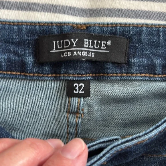 Women’s Judy Blue Low Rise Boyfriend Distressed Jeans; Size 14. - Picture 12 of 16
